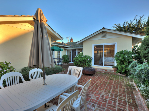 Santa Cruz Vacation Rental - 1600 West Cliff - Back Patio